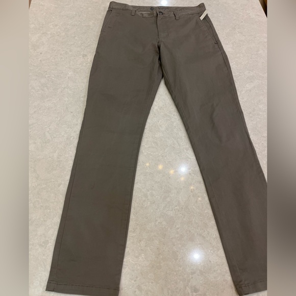 VUORI Collins Stretch Chino Pants Men’s Cocoa Color Size 30 - Picture 2 of 12